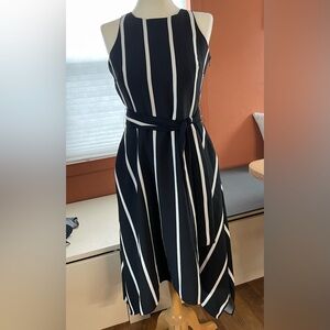 Chic Black and White Belted Midi Dress with Pockets Sz 6